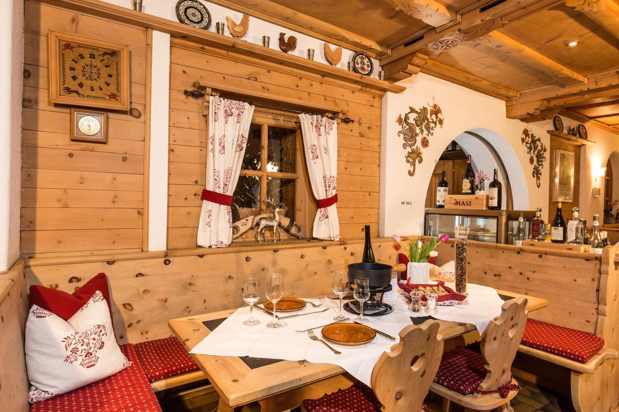 Hotel Restaurant Gabriel Scuol Luaran gambar