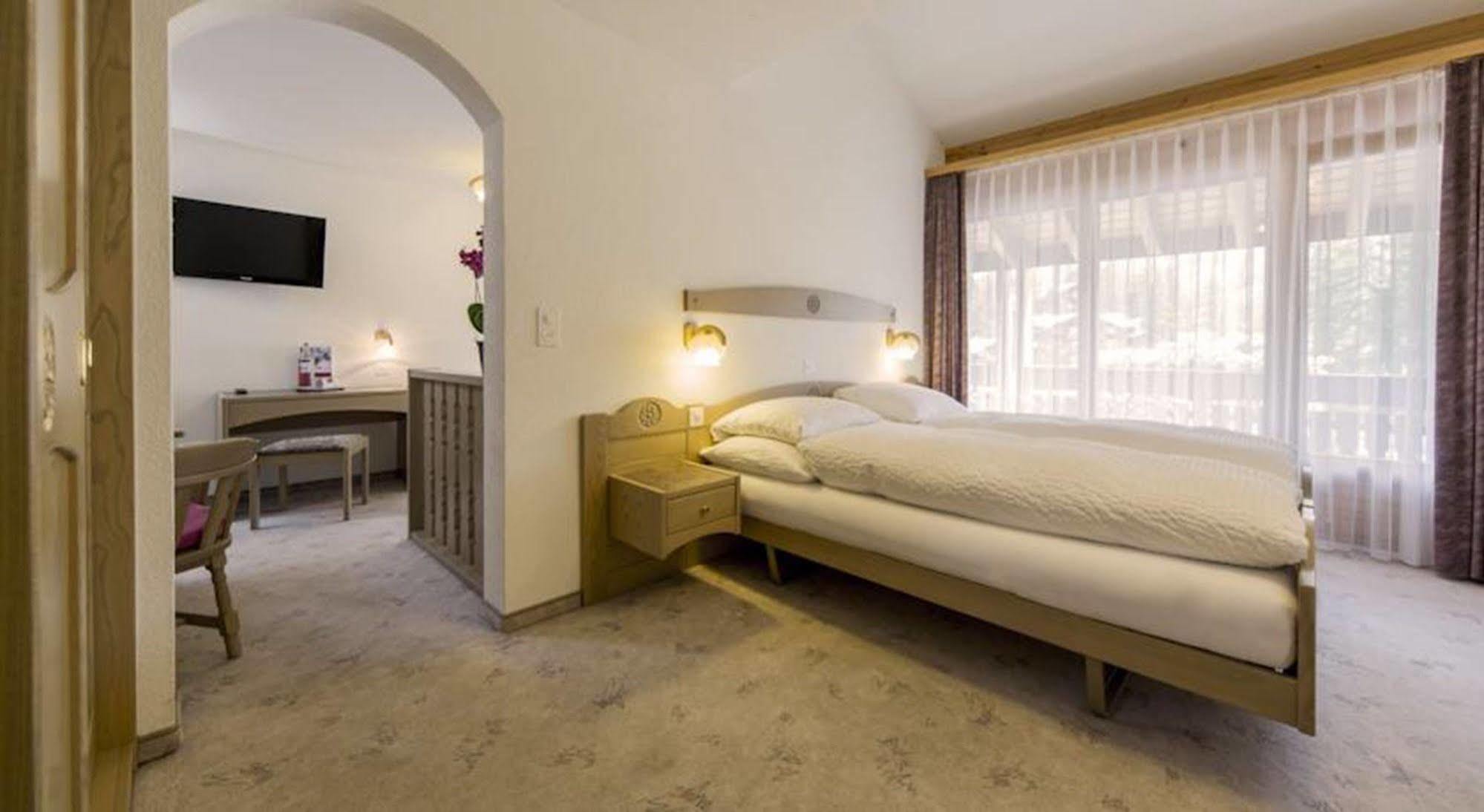 Hotel Restaurant Gabriel Scuol Luaran gambar