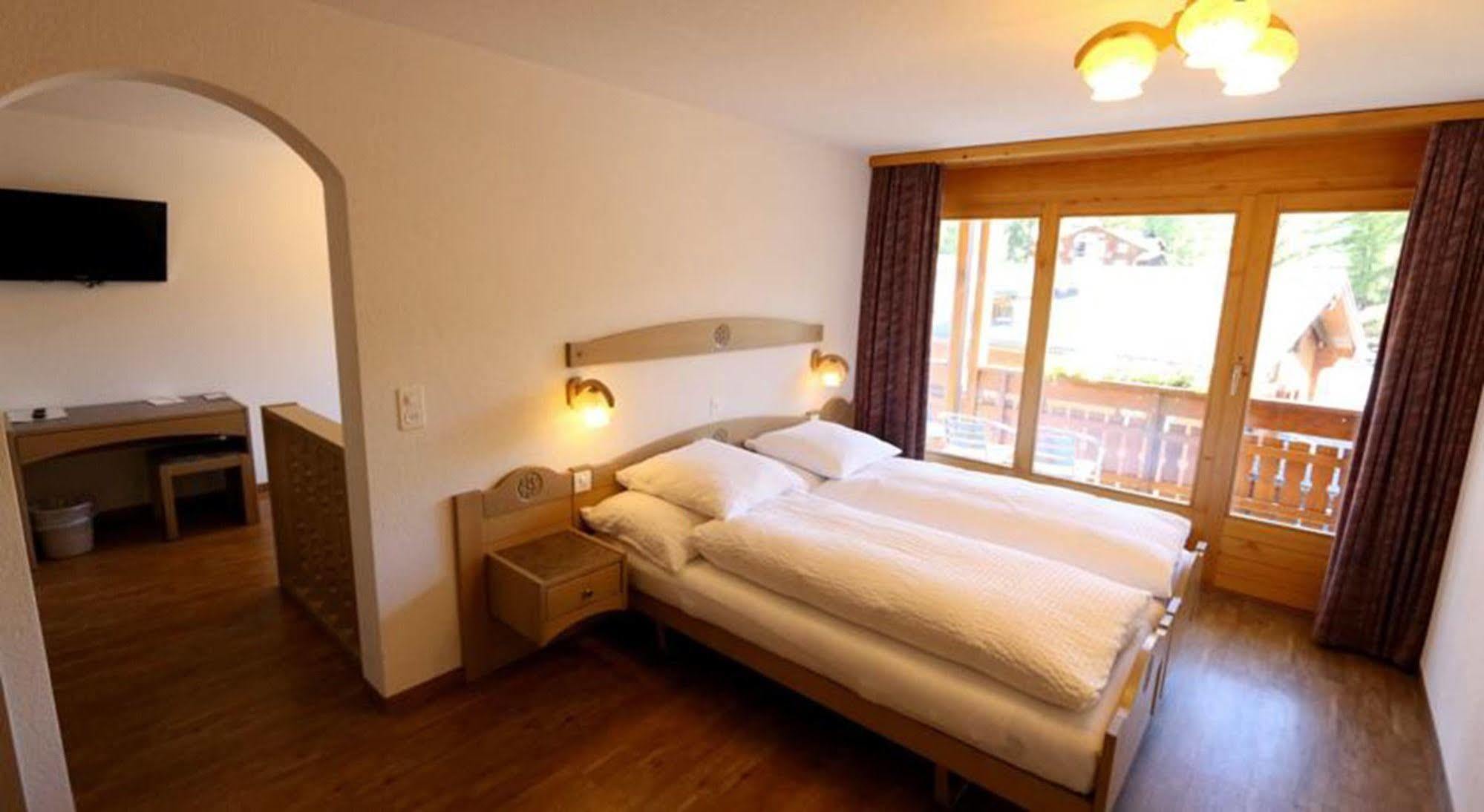 Hotel Restaurant Gabriel Scuol Luaran gambar